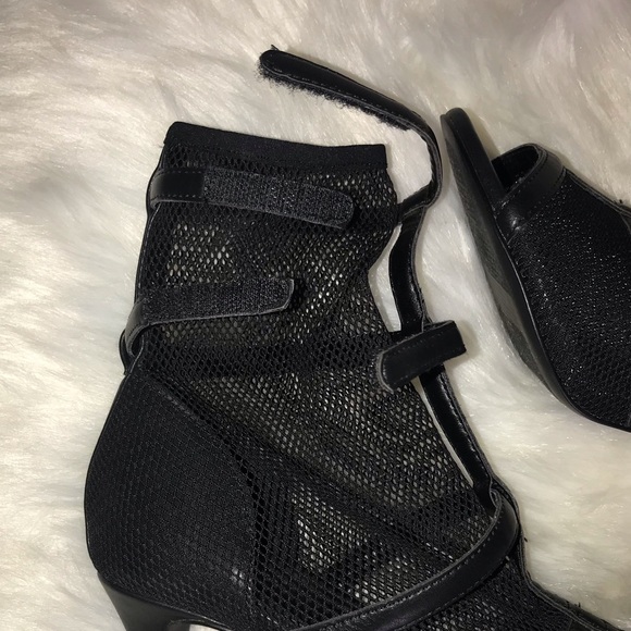 Black heels - Picture 5 of 5